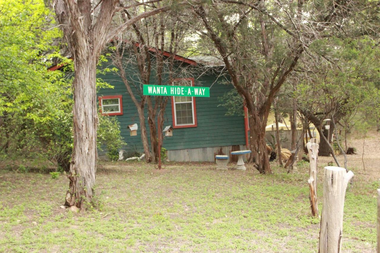 The Victorian Cottage At Creekside Camp & Cabins Marble Falls Dış mekan fotoğraf